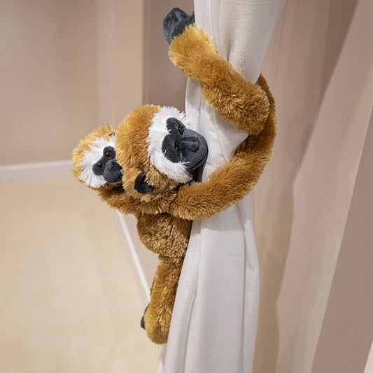 Lemur Hug Buddies