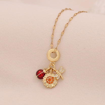 Four-Leaf Clover Heart Daisy Pendant Necklace