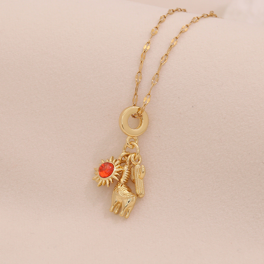 Four-Leaf Clover Heart Daisy Pendant Necklace