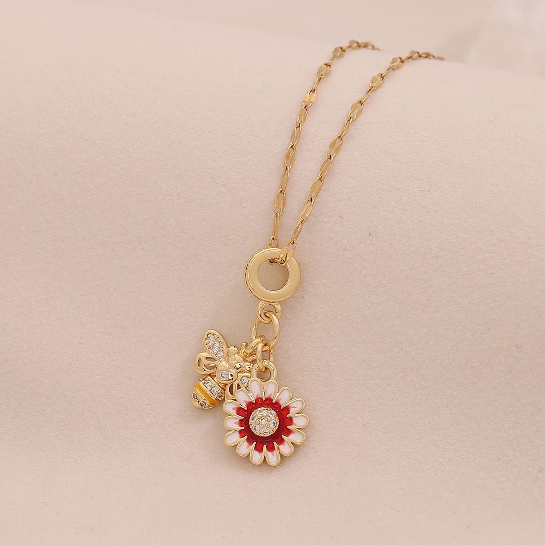 Four-Leaf Clover Heart Daisy Pendant Necklace