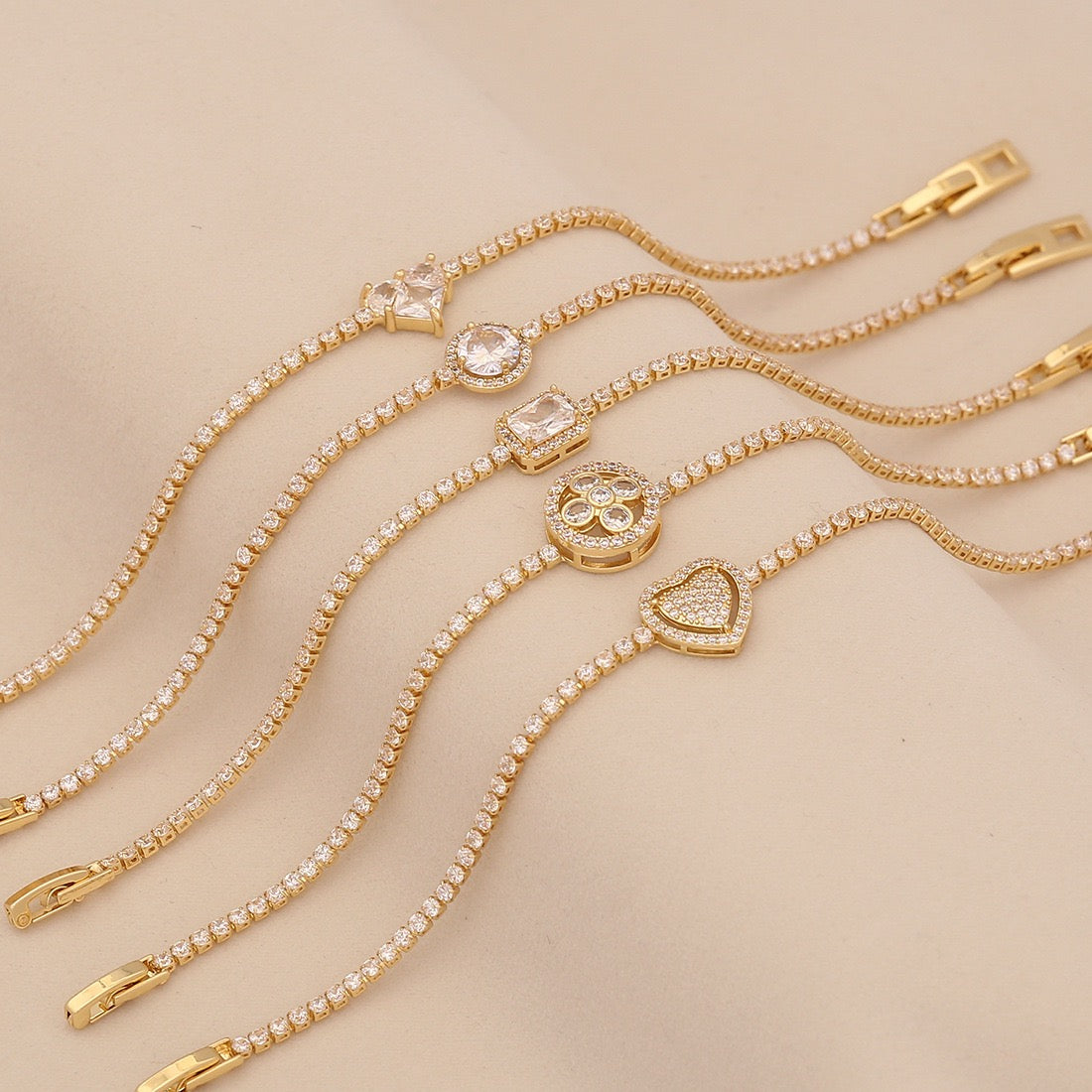 Zircon Heart 18K Gold-Plated Floral Bracelet