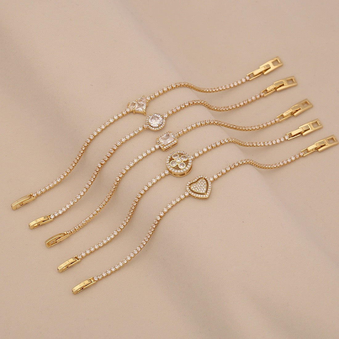 Zircon Heart 18K Gold-Plated Floral Bracelet