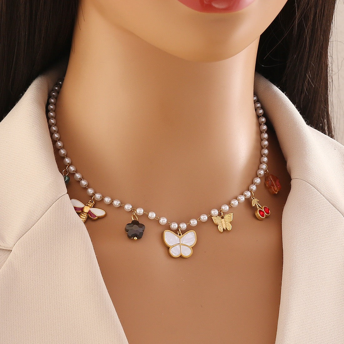 Faux Pearl Heart & Flower Pendant Necklace
