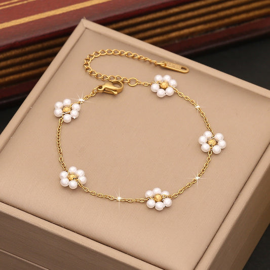 Fresh Floral Pearl Bracelet Set