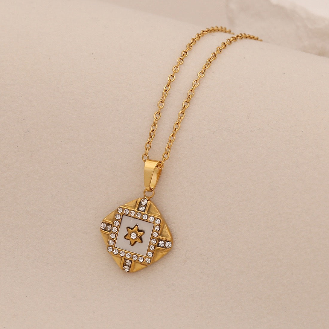 Imitation Shell Heart & Star Crystal Necklace