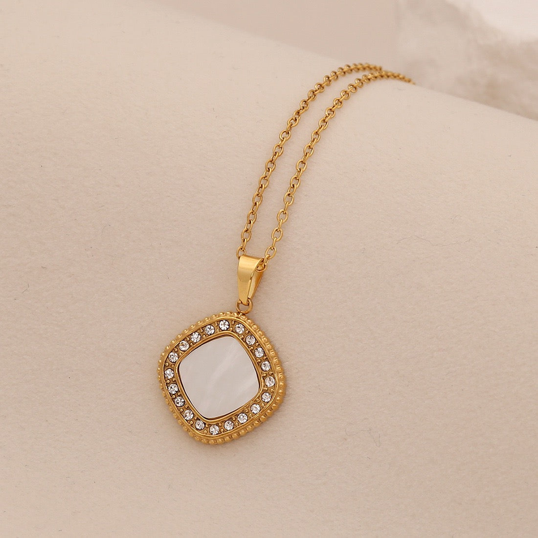 Imitation Shell Heart & Star Crystal Necklace