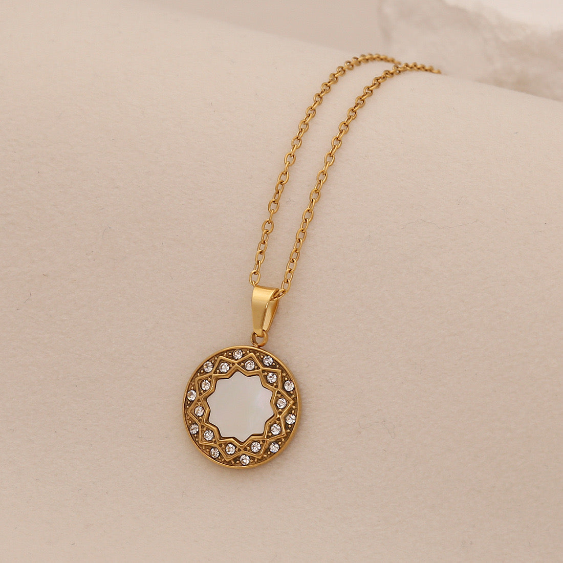 Imitation Shell Heart & Star Crystal Necklace