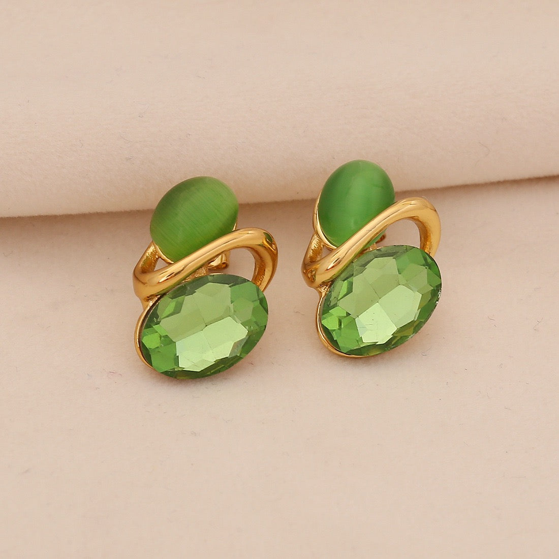 Classic Cat’s Eye Vintage Stud Earrings