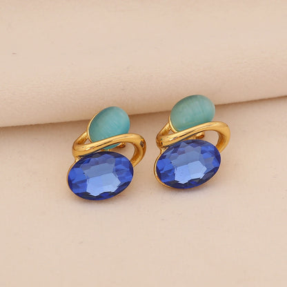 Classic Cat’s Eye Vintage Stud Earrings
