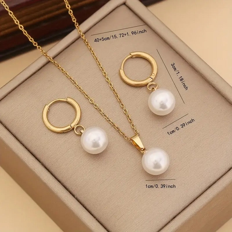 Imitation Pearl Pendant Set