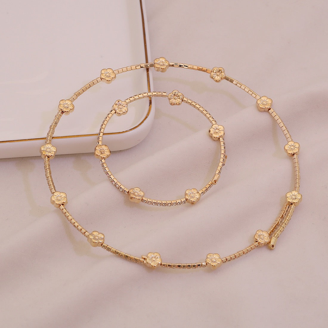 Radiant Claw Rhinestone Choker Set