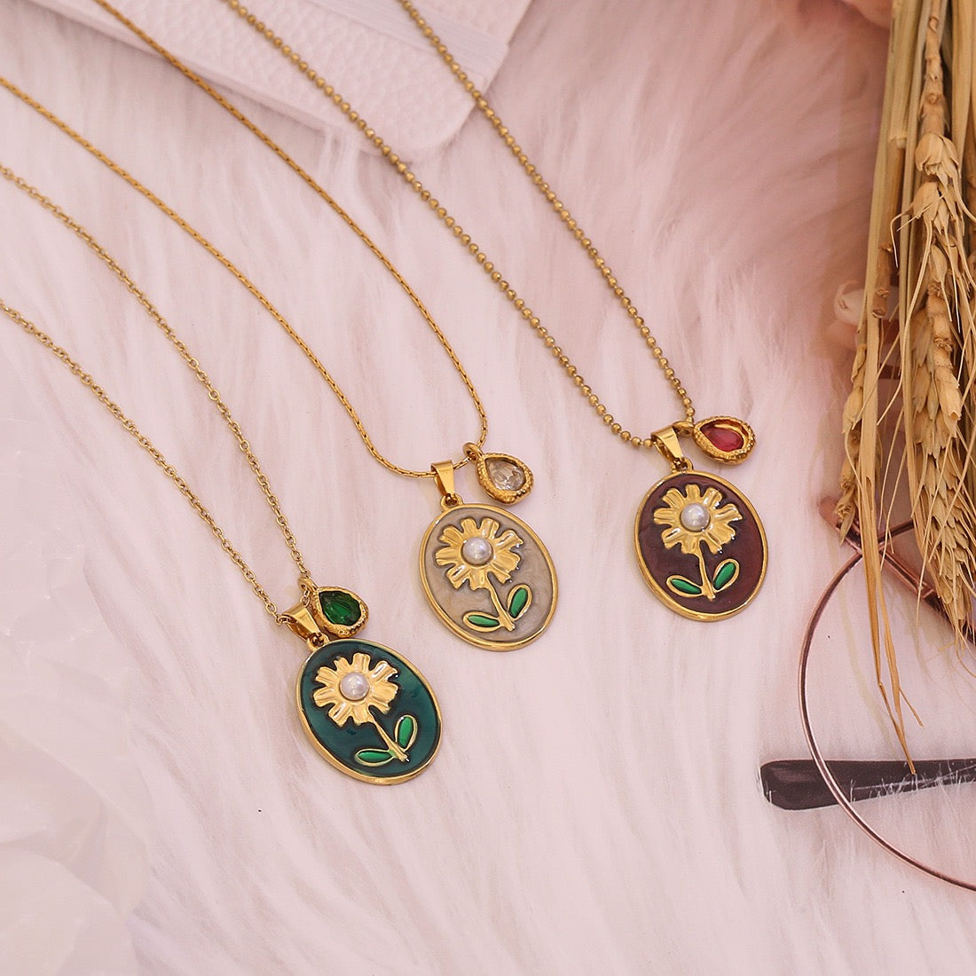 Vintage Bloom Pendant Necklace