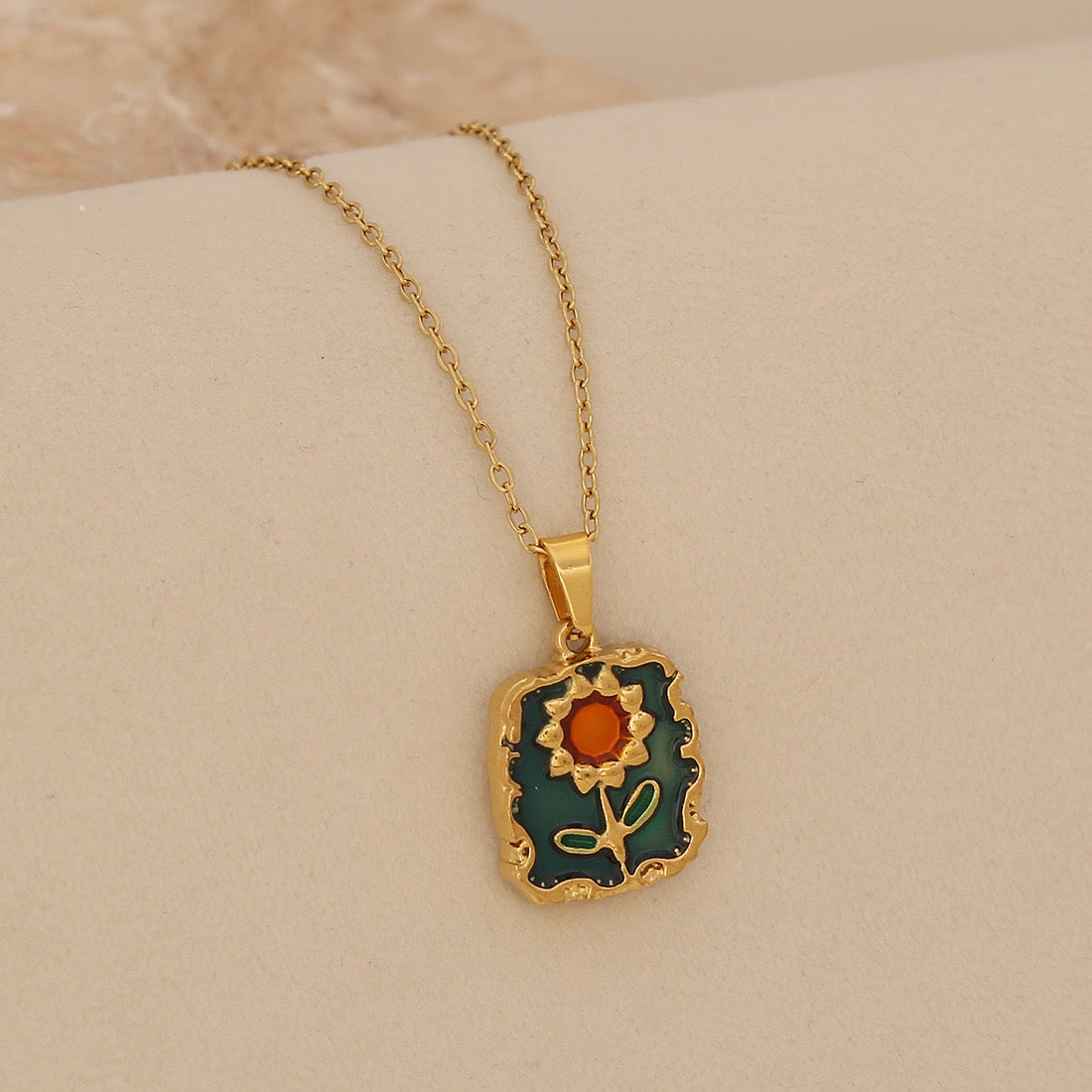Vintage Sunflower Pendant Necklace